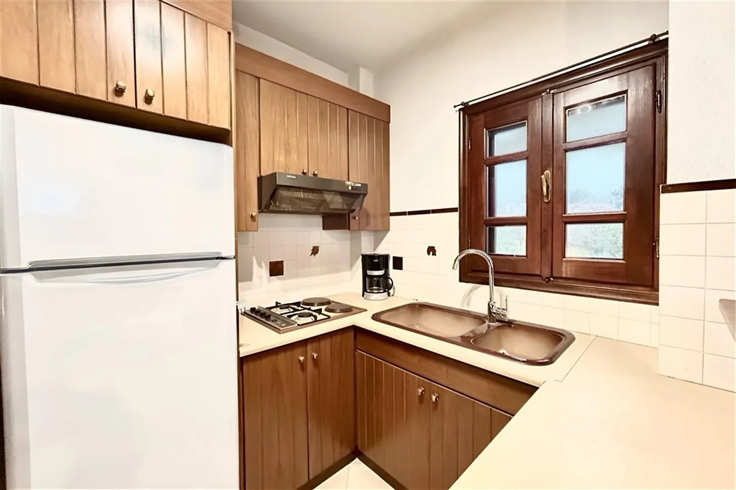 Nikolas Villa Hanioti 3 Bedrooms 14 Guests